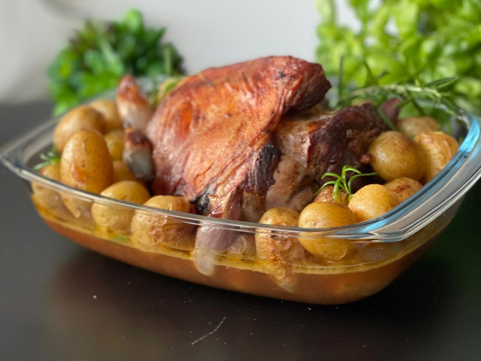 Lammkeule Und Kartoffeln Aus Dem Backofen — Rezepte Suchen